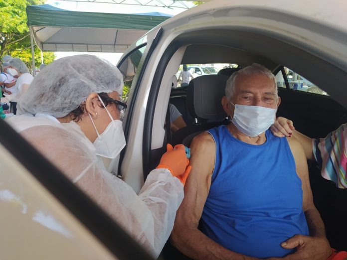 Vacinação contra Covid-19 é ampliada para idosos a partir de 87 anos, em João Pessoa