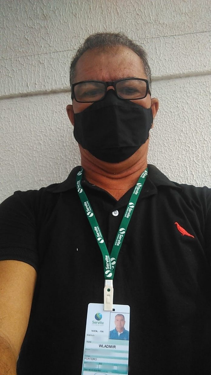 Homem que viralizou na internet por andar mais de 25 km para entregar currículos consegue trabalho em Natal: ‘realizando sonho’