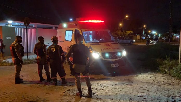 Dupla em moto tenta matar duas pessoas no Cristo Redentor, em João Pessoa