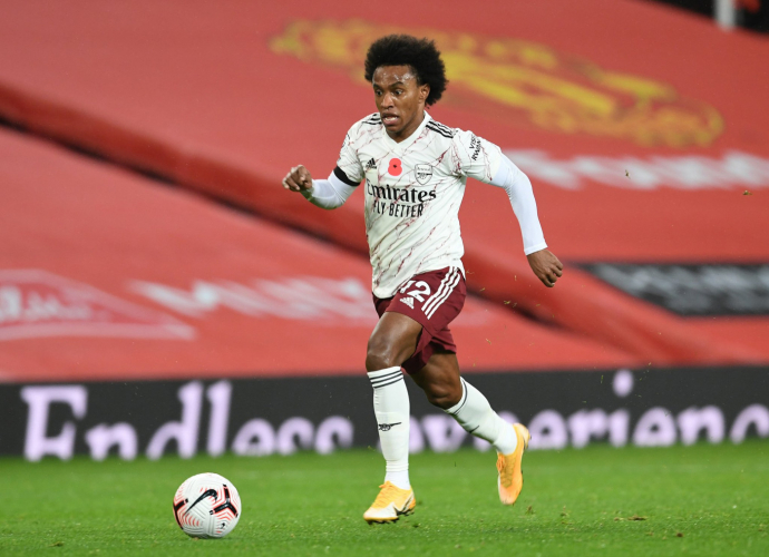 Willian, do Arsenal, denuncia ataques racistas nas redes sociais: ‘Precisa mudar’