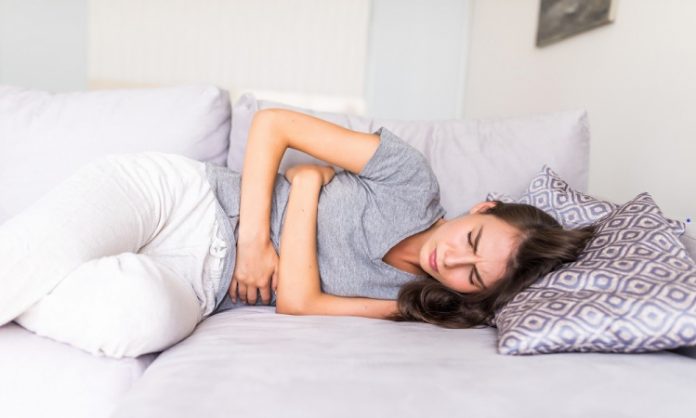 Transtorno Disfórico Pré-Menstrual pode interferir no trabalho, nos estudos e no relacionamento