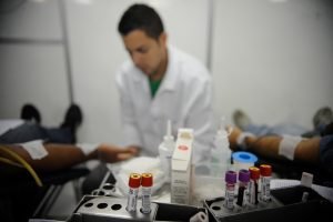 Demanda por transfusões aumenta com internações por Covid-19