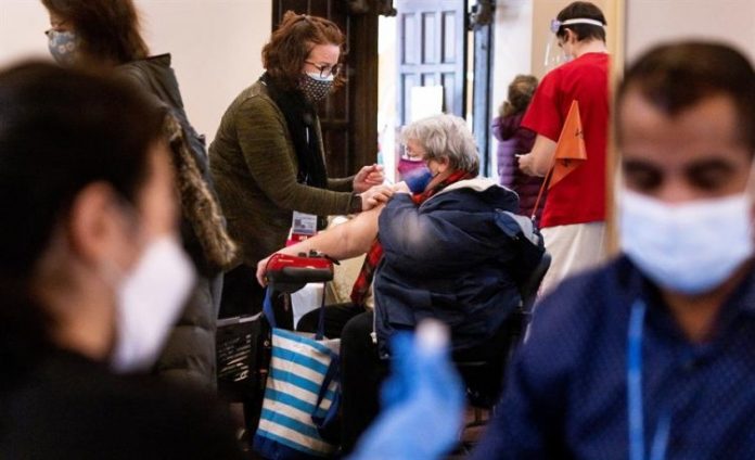 Órgão alerta para possível ‘quarta onda’ de Covid-19 nos Estados Unidos