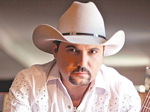 Sertanejo Edson, da dupla com Hudson, apresenta melhoras da Covid-19