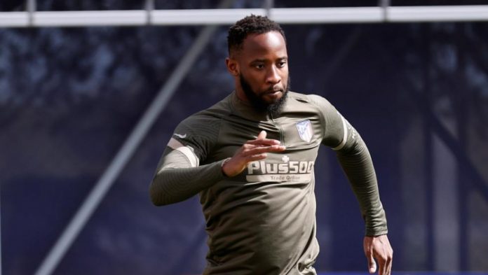 Dembélé passa mal e desmaia durante treinamento do Atlético de Madrid; assista