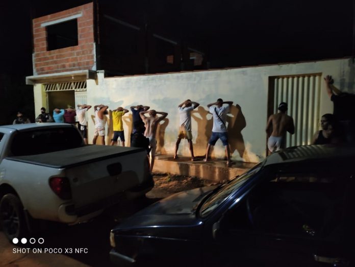 Polícia encerra festa de aniversário com mais de 25 pessoas no Sertão de Paraíba