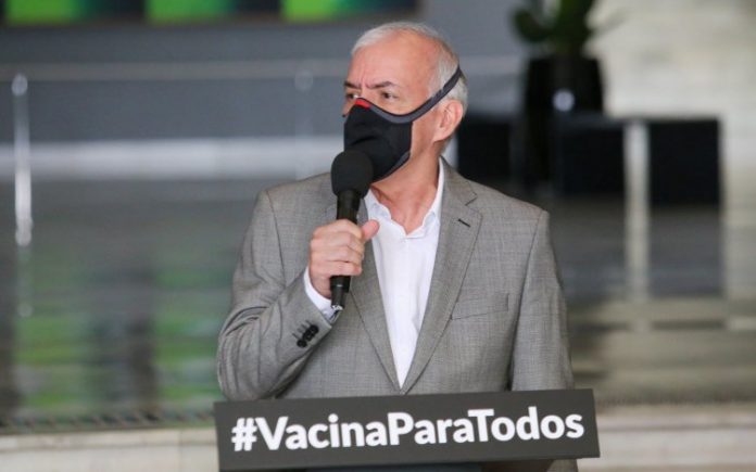 ‘Falta coordenação nacional contra a Covid-19’, diz coordenador do Centro de Contingência de SP