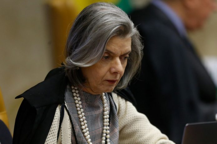 Mortes pela Covid-19 poderiam ter sido evitadas com maior solidariedade, diz Cármen Lúcia