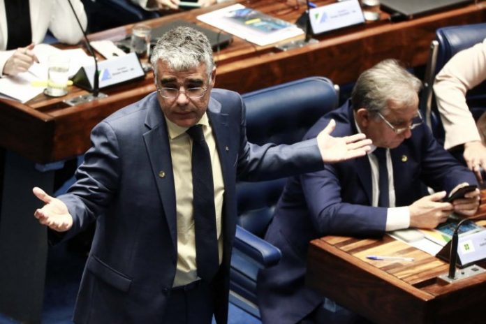 ‘Ativismo judicial tem acontecido sistematicamente’, diz senador que protocolou impeachment de Moraes