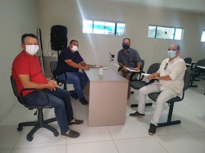 Prefeito Salomão e vice-prefeito e secretário Ubiracy se reúnem com representantes do agronegócio potiguar e propõem parcerias