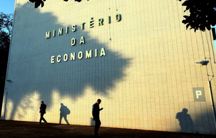 Governo revisa inflação para cima e prevê alta de 4,4% em 2021; PIB é mantido em 3,2%