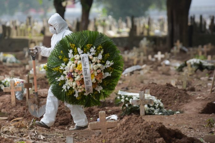 Brasil registra mais de duas mil mortes por Covid-19 em 24 horas