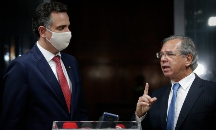 Economia cresce mais que o esperado no ano, mas, sem reformas, fica atrás de quase todo o mundo