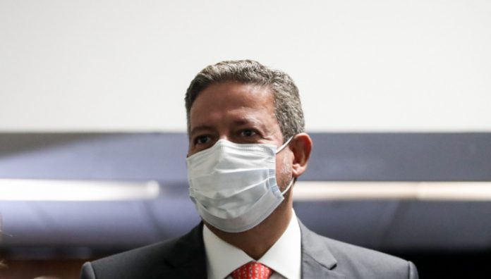 ‘Lira veio para atrapalhar como fez o Maia?’, questiona Augusto Nunes após crítica de deputado a chanceler