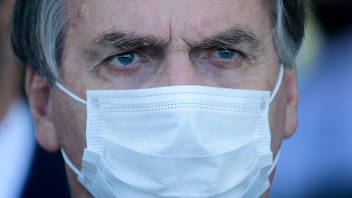 Após reunião do comitê, Bolsonaro diverge de Queiroga sobre medidas de distanciamento social