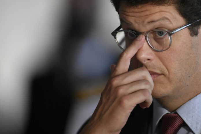 Justiça de SP absolve Salles de condenação por improbidade administrativa