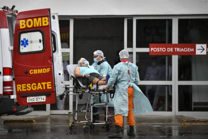 Governo de SP envia SMS com alerta de ‘alto risco’ de lotação das UTIs: ‘Fique em casa’