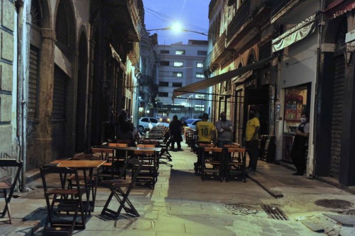 Prestação de serviços avança 0,6% em janeiro após estagnação no fim de 2020