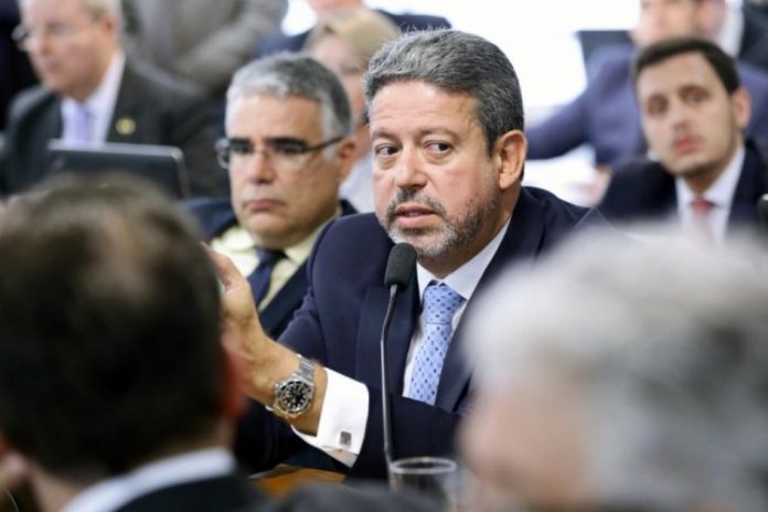 Lira quer presença dos governadores em debate sobre Orçamento 2021