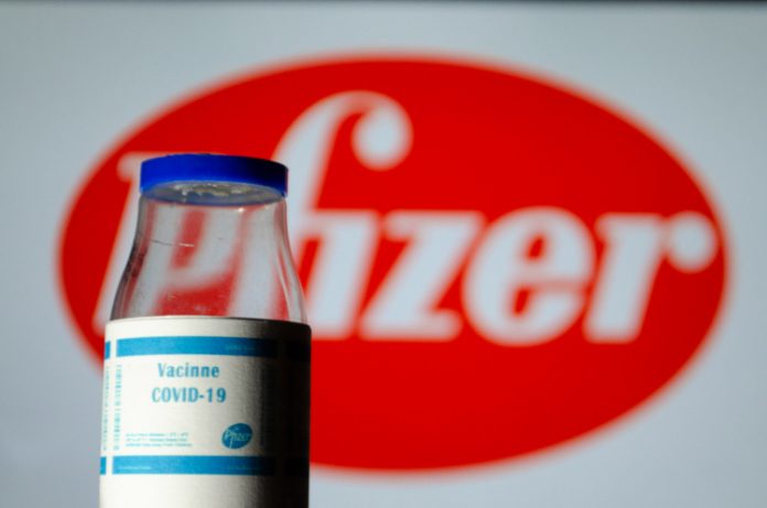 Vacinas da Pfizer e de Oxford são eficazes contra variante brasileira, aponta estudo preliminar