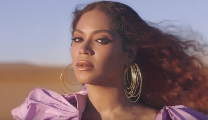 Beyoncé quebra recorde histórico no Grammy 2021; Taylor Swift leva prêmio de ‘Álbum do ano’