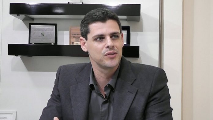 Secretário do Tesouro diz que vacinação é o único caminho para retomada econômica