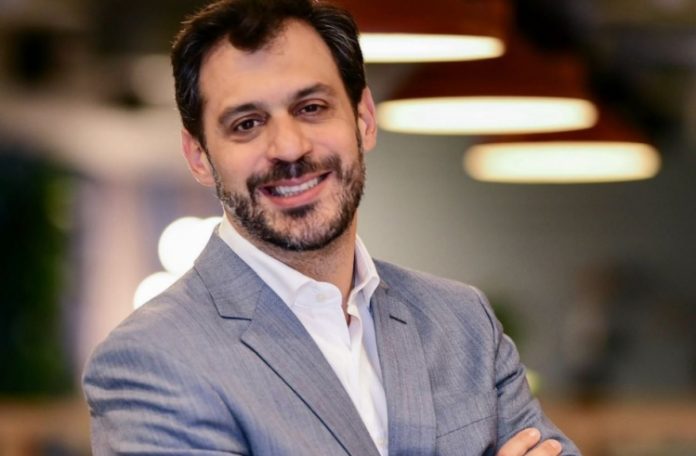 Executivo vira CEO da Regus e hoje comanda o prédio onde começou a carreira como segurança