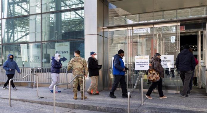 EUA superam marca de 520 mil mortes por Covid-19, segundo Johns Hopkins