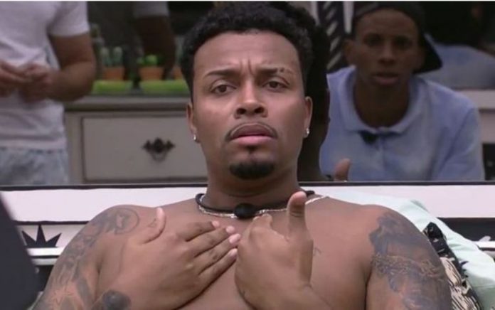 Nego Di se espanta ao descobrir que foi bloqueado por Boninho: ‘Falei demais?’