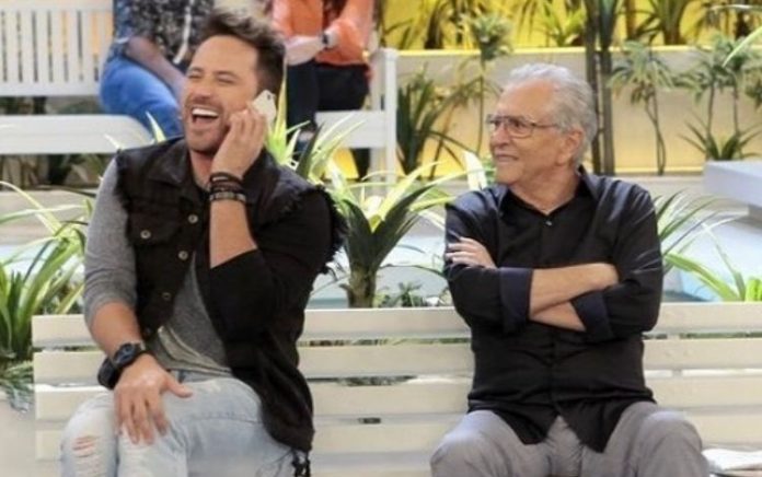 Carlos Alberto de Nóbrega faz homenagem a humorista da ‘Praça é Nossa’ vítima da Covid-19