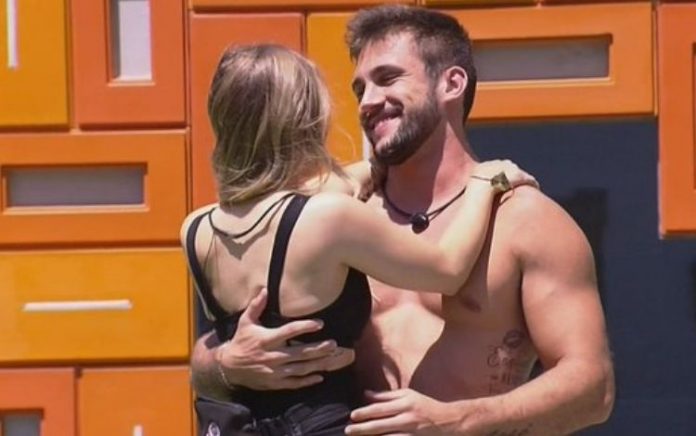 ‘BBB 21’: Carla Diaz retorna à casa e decepciona ao se declarar para Arthur