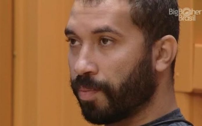 Gilberto diz que Juliette age por conveniência e eles discutem no ‘BBB 21’; assista