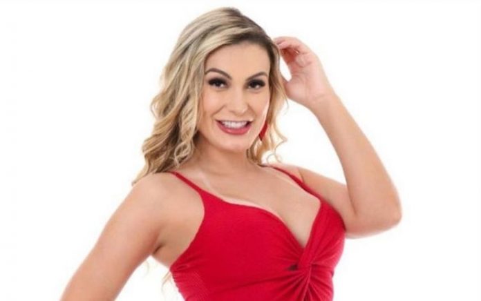 Andressa Urach diz que teve primeiro orgasmo aos 11 anos com cachorro