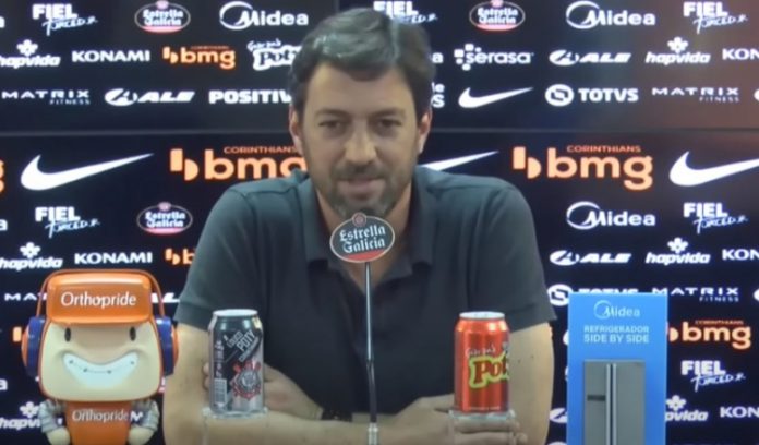 Corinthians contrata empresa de consultoria de gestão e anuncia divida de R$ 900 milhões