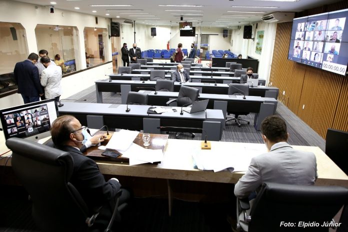 Vereadores aprovam lei que permite inclusão de Natal em consórcio para compra de vacinas contra Covid-19