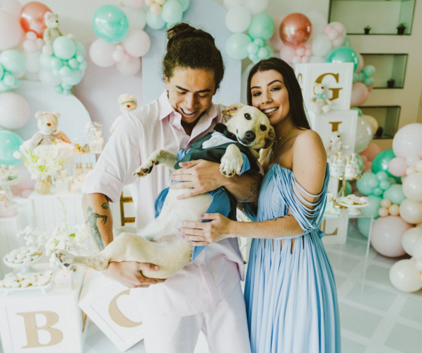 Whindersson revela sexo do bebê e pede Maria Lina em casamento