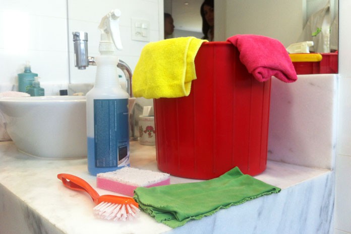 Mulheres dedicam cerca de 13 horas a mais do que homens a tarefas domésticas na PB, diz IBGE