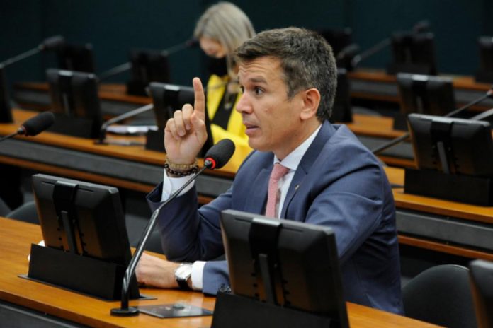 Câmara dos Deputados aprova PL com ações emergenciais para o setor de eventos