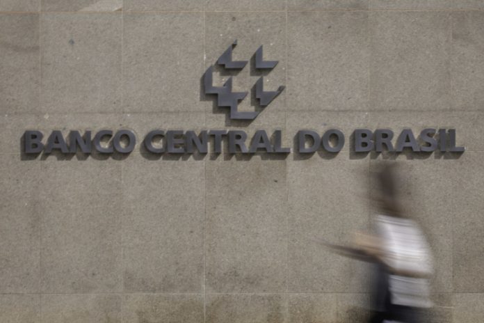Mercado prevê inflação a 4,6% e eleva expectativa da taxa de juros para 4,5%
