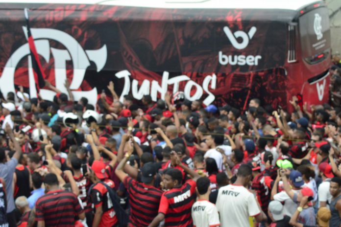 CBF crê em volta de torcedores aos estádios apenas depois de vacinação em massa