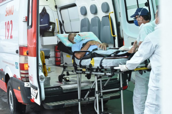 Kit intubação deve faltar em 1.316 municípios e oxigênio em 709, diz entidade