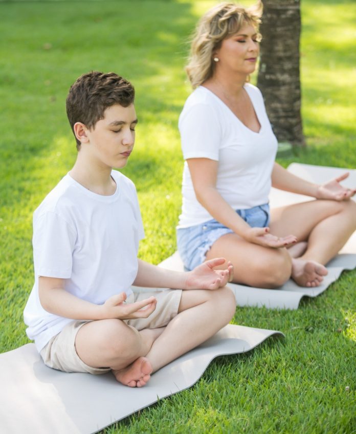 Minicurso online auxilia famílias e profissionais da saúde que lidam com crianças atípicas