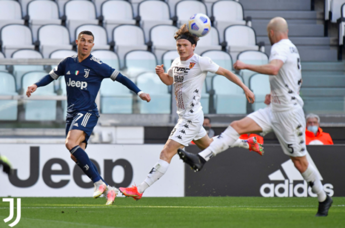 Com equipe titular e Cristiano Ronaldo em campo, Juventus é derrotado pelo Benevento