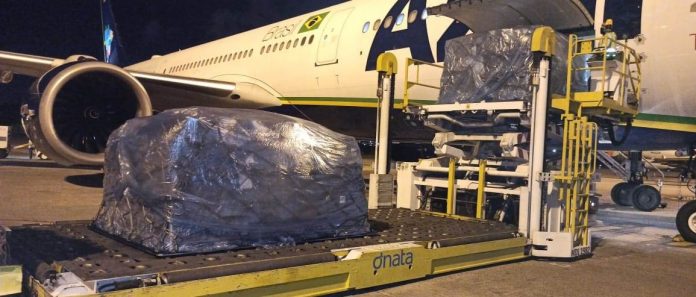 Azul inicia transporte de 4 toneladas de ‘kit intubação’ de Campinas para 19 estados e DF