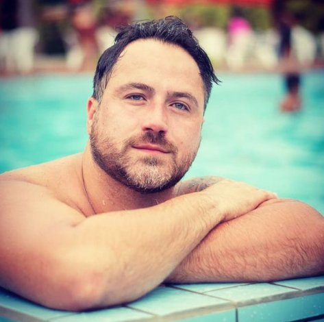 Kleber Lopes, humorista de ‘A Praça é Nossa’, morre de Covid-19 aos 39 anos