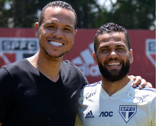 Luis Fabiano é internado após ser infectado pelo novo coronavírus