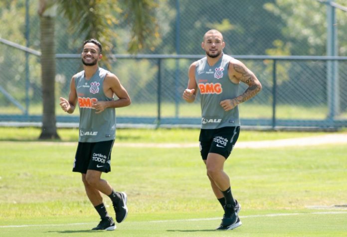Corinthians dispensa atacantes André Luis e Madson após avaliação de Mancini