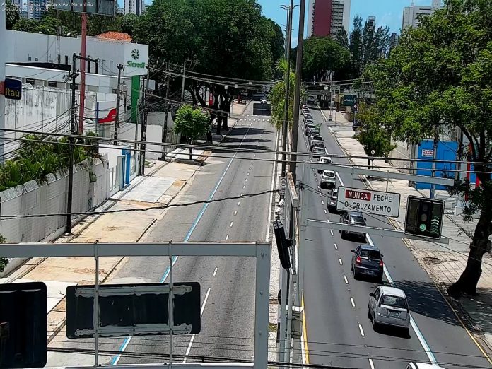 Carreata a favor de Bolsonaro e contra medidas restritivas é realizada em João Pessoa