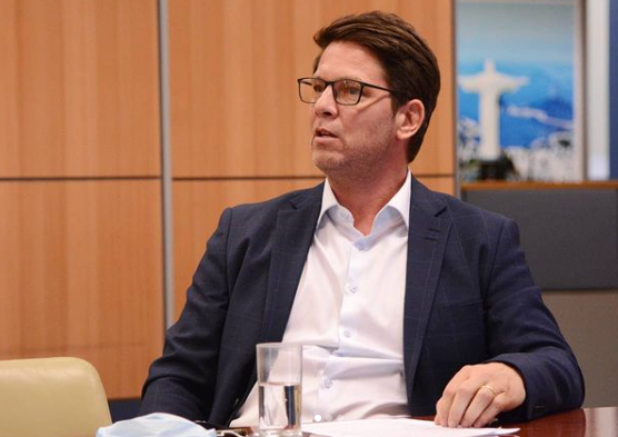 ‘Me revolto por não poder decidir sobre minha vida’, diz Mario Frias sobre lockdown