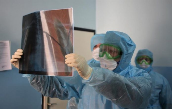 Peguei Covid-19: Quais médicos é preciso procurar após o período de isolamento?